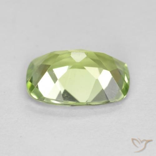 Peridoto Verde vivo claro natural de 1.09 ct, Forma Cojín, VS