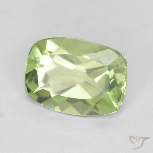 Peridoto Verde vivo claro natural de 1.21 ct, Forma Cojín, VVS-VS