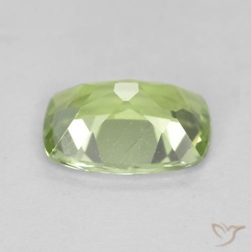 Peridoto Verde vivo claro natural de 1.21 ct, Forma Cojín, VVS-VS