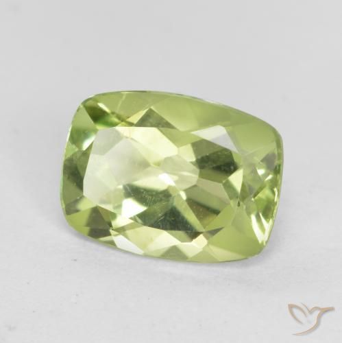 Peridoto Verde medio natural de 1.31 ct, Forma Cojín, VVS-VS