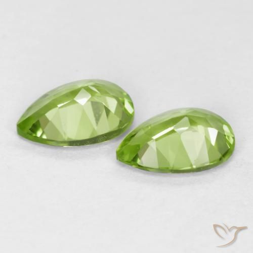 Gemas de Peridoto Verde vivo claro natural de 0.81 ct, En forma de pera, VVS-VS