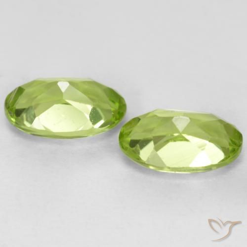 Gemas de Peridoto Verde vivo claro natural de 0.97 ct, Ovalada, VS
