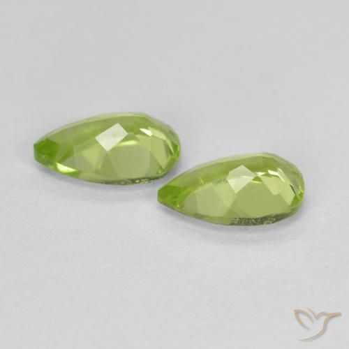 Gemas de Peridoto Verde medio natural de 0.89 ct, En forma de pera, VS