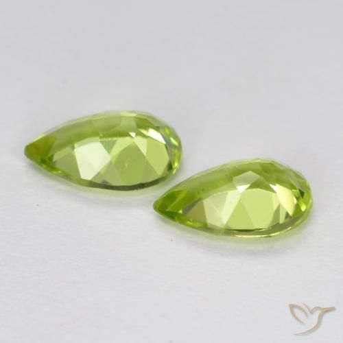 Gemas de Peridoto Verde medio natural de 0.80 ct, En forma de pera, VVS-VS