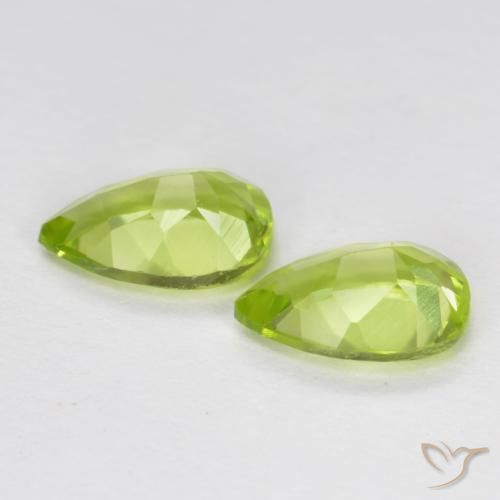 Gemas de Peridoto Verde medio natural de 0.91 ct, En forma de pera, VVS-VS