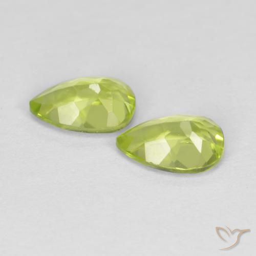 Gemas de Peridoto Verde medio natural de 0.94 ct, En forma de pera, VVS-VS
