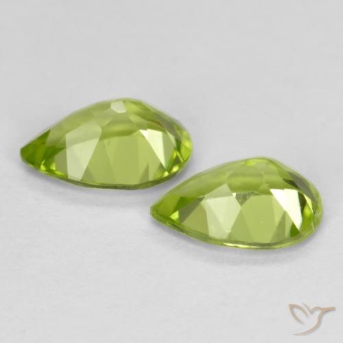 Gemas de Peridoto Verde medio natural de 0.86 ct, En forma de pera, VVS-VS