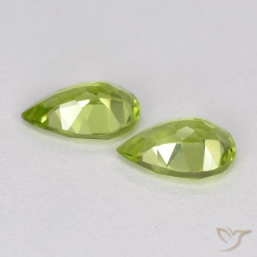 Gemas de Peridoto Verde vivo natural de 0.82 ct, En forma de pera, VVS-VS