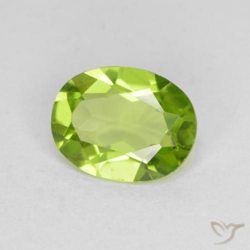 Peridoto Verde medio natural de 1.59 ct, Ovalada, VS