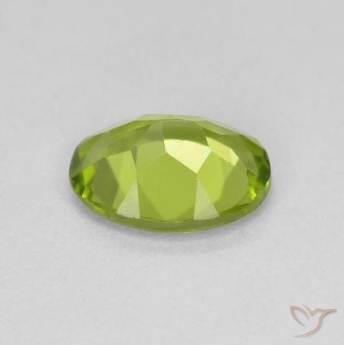 Peridoto Verde medio natural de 1.82 ct, Corte Óvalo, VS
