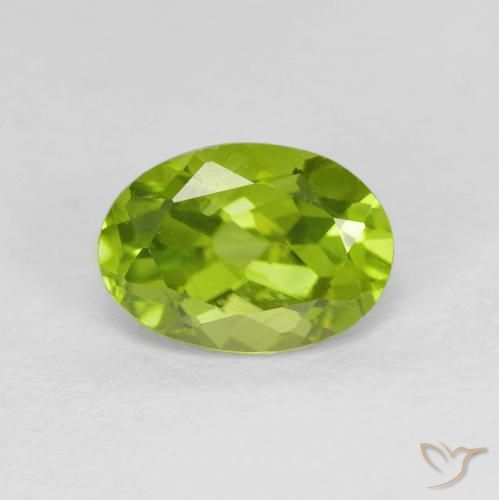 1.53ct Natural Verde medio Peridoto, Ovalada, VS