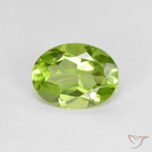 1.35ct Natural Verde medio Peridoto, Ovalada, VS