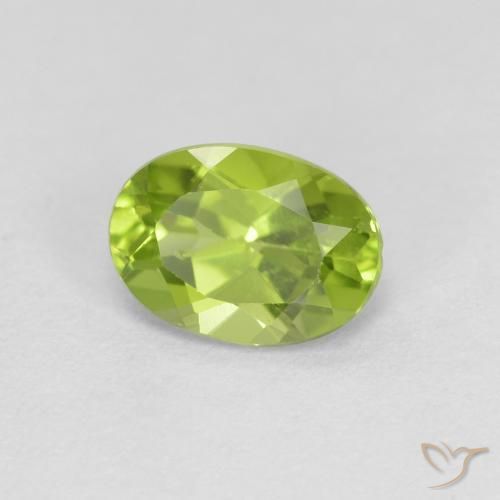 Peridoto Verde medio natural de 0.90 ct, Ovalada, VS