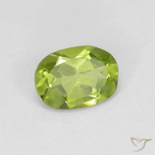 Peridoto Verde medio natural de 0.80 ct, Ovalada, VS