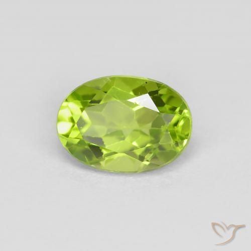 Peridoto Verde medio natural de 1.08 ct, Ovalada, VS