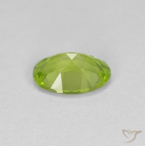 Peridoto Verde medio natural de 0.82 ct, Ovalada, VS