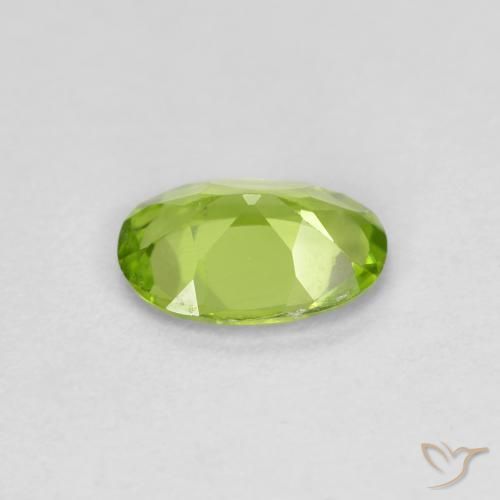 Peridoto Verde medio natural de 0.70 ct, Ovalada, VS