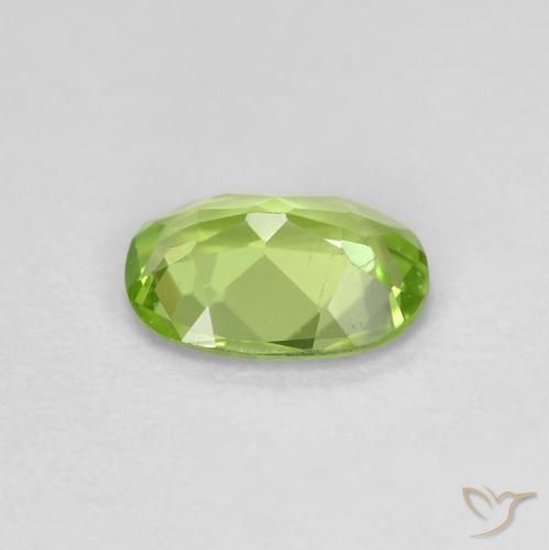 Peridoto Verde medio natural de 0.78 ct, Ovalada, VS