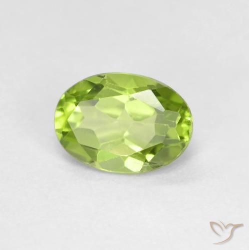 Peridoto Verde vivo natural de 0.93 ct, Ovalada, VS