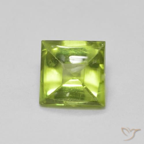 Peridoto Verde vivo natural de 0.77 ct, Cuadrado, Transparente