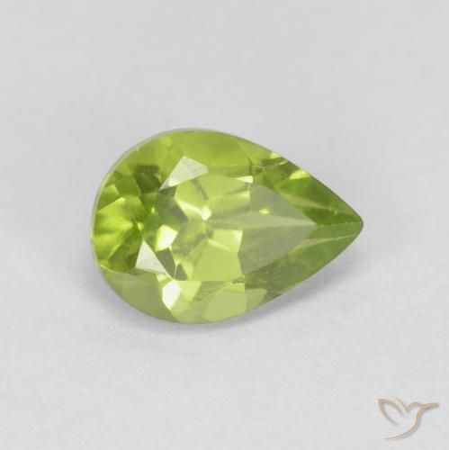 Peridoto Verde medio natural de 0.96 ct, En forma de pera, VS