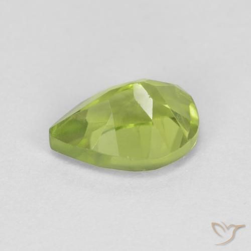 Peridoto Verde medio natural de 0.96 ct, En forma de pera, VS