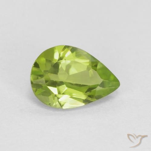 Peridoto Verde medio natural de 0.78 ct, En forma de pera, VS