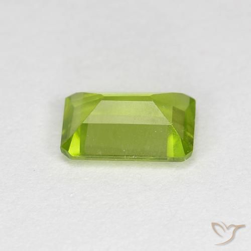 Peridoto Verde amarillento intenso natural de 0.95 ct, Corte Octágono / Esmeralda, VS