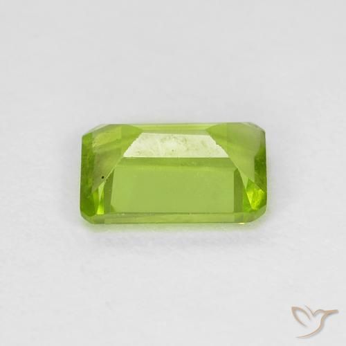 Peridoto Verde amarillento natural de 1.05 ct, Corte Octágono / Esmeralda, VS