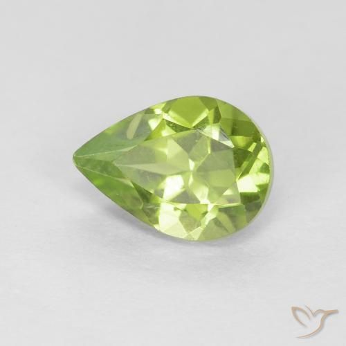 Peridoto Verde vivo claro natural de 0.77 ct, En forma de pera, VS