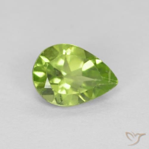 Peridoto Verde vivo claro natural de 0.74 ct, En forma de pera, VVS