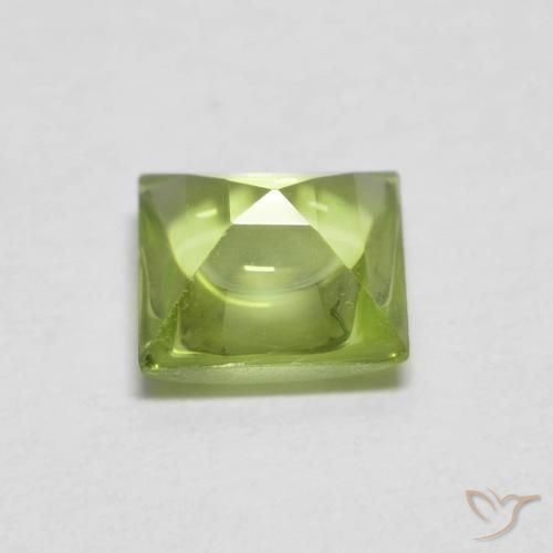 Peridoto Verde vivo natural de 0.78 ct, Cuadrado, Transparente