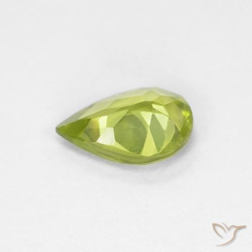 Peridoto Verde vivo natural de 0.66 ct, En forma de pera, VS