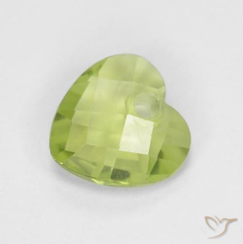 0.75ct Natural Verde medio Peridoto, Corazón, VS