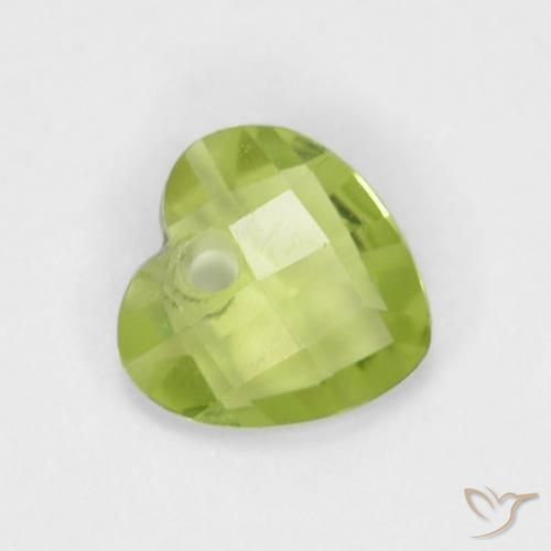 Peridoto Verde medio natural de 0.75 ct, Corazón, VS