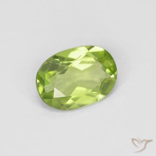 Peridoto Verde medio natural de 0.83 ct, Ovalada, VVS-VS