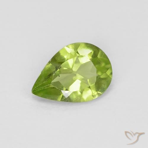 Peridoto Verde medio natural de 0.67 ct, En forma de pera, VVS-VS