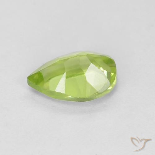 Peridoto Verde medio natural de 0.73 ct, En forma de pera, VVS-VS