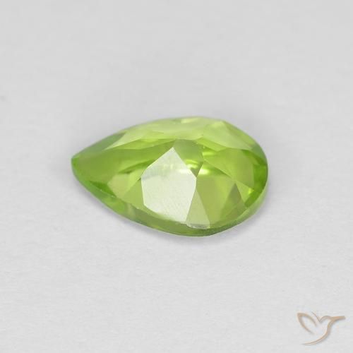Peridoto Verde medio natural de 0.72 ct, En forma de pera, VS