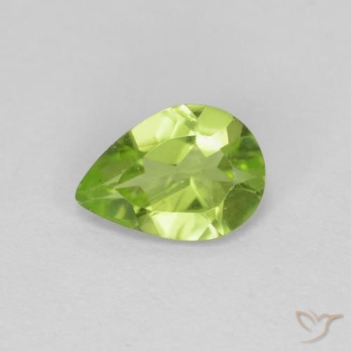 Peridoto Verde medio natural de 0.69 ct, En forma de pera, VS