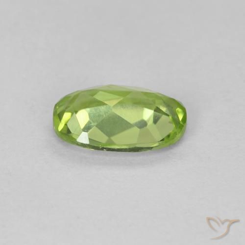 Peridoto Verde medio natural de 0.76 ct, Ovalada, VVS