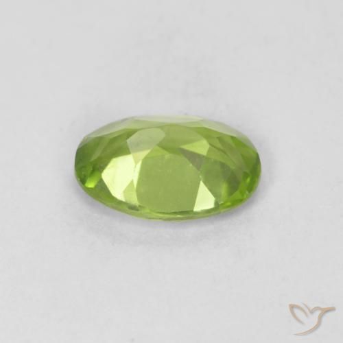 Peridoto Verde medio natural de 0.82 ct, Ovalada, VVS