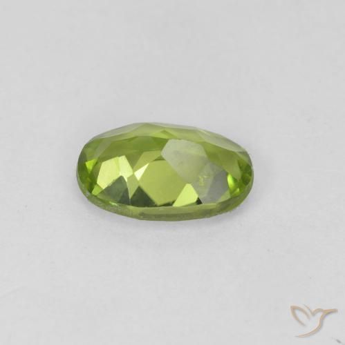 Peridoto Verde medio natural de 0.80 ct, Ovalada, VVS