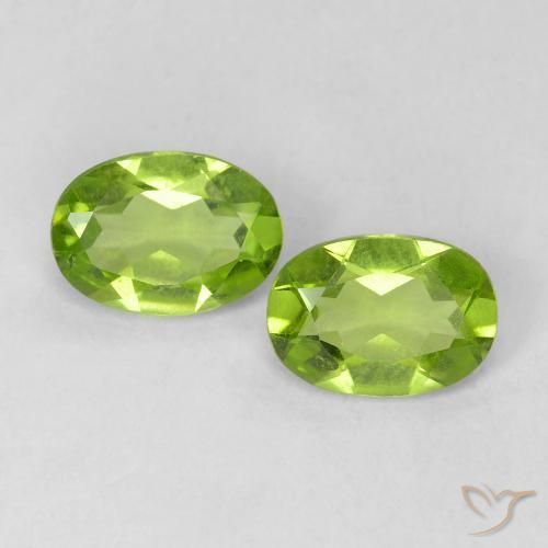 1.55ctw Natural Verde medio Peridoto, Ovalada, VVS-VS