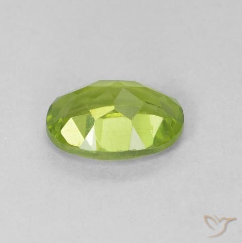 Peridoto Verde medio natural de 0.93 ct, Ovalada, VS