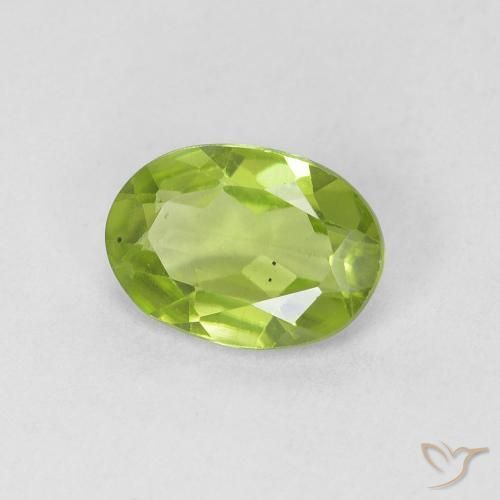 Peridoto Verde medio natural de 0.76 ct, Ovalada, VVS-VS