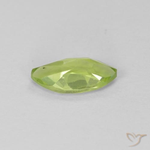 Peridoto Verde medio natural de 0.66 ct, Marquesa, VS