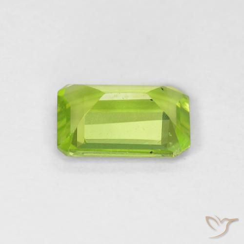 Peridoto Verde claro natural de 0.85 ct, Corte Octágono / Esmeralda, VVS-VS
