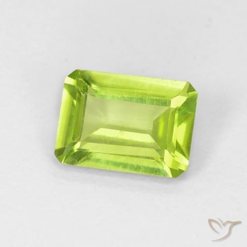 Peridoto Verde claro natural de 0.95 ct, Corte Octágono / Esmeralda, VVS-VS