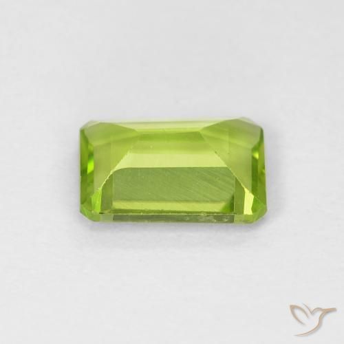 Peridoto Verde claro natural de 0.95 ct, Corte Octágono / Esmeralda, VVS-VS